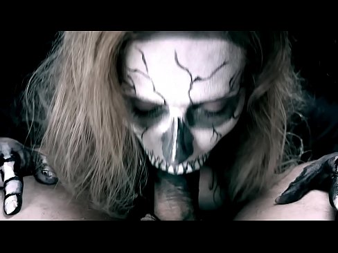 ❤️ Rapariga demoníaca a chupar pilas com a sua boca negra e a engolir esperma. ️❌ Porno russo em pt.extratorrents.top ️❤