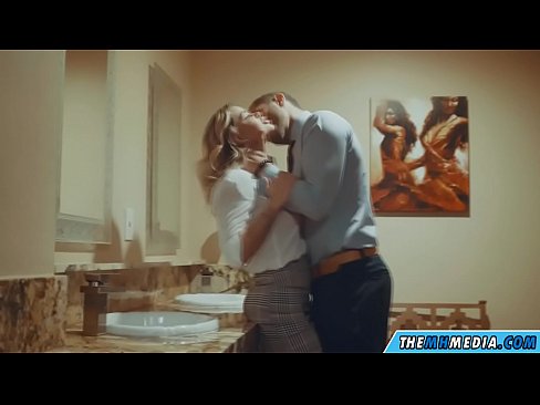 ❤️ Quando uma loira peituda o seduz numa casa de banho pública ️❌ Porno russo em pt.extratorrents.top ️❤
